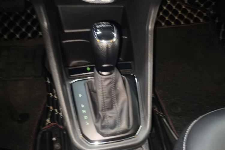 Used Skoda Rapid 2020 1.5L Automatic Comfort Edition Gear Lever