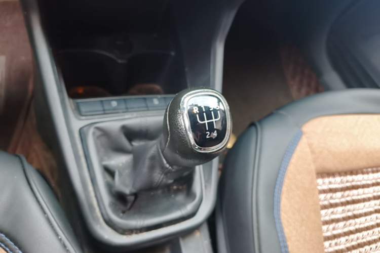 Used Skoda Rapid 2020 1.5L Manual Standard Edition Gear Lever