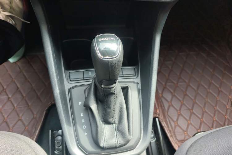 Used Skoda Rapid 2020 1.5L Automatic Standard Edition Gear Lever