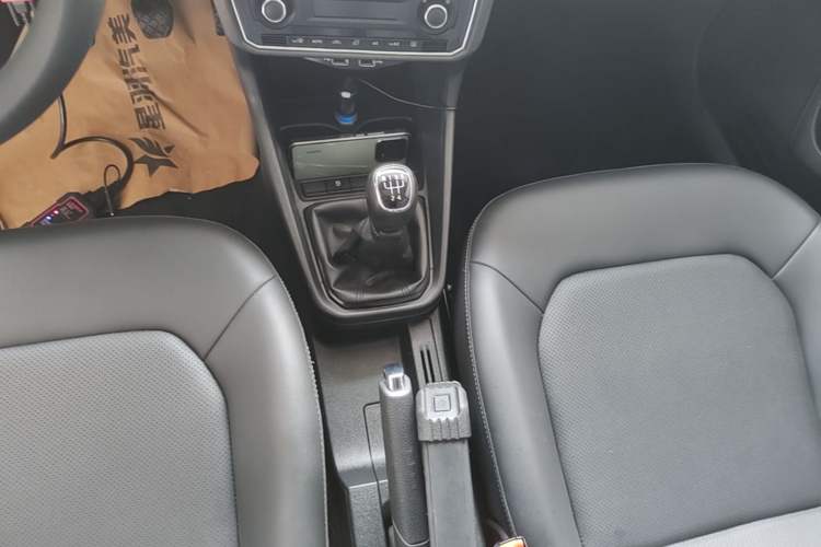 Used Skoda Rapid 2020 1.5L Manual Comfort Edition Gear Lever