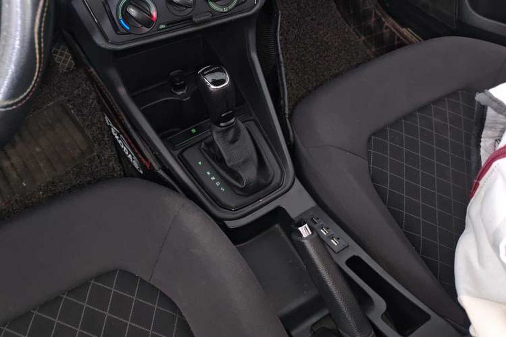 Used Skoda Rapid 2020 1.5L Automatic Standard Edition Gear Lever