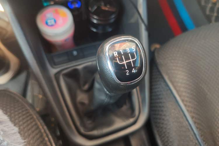 Used Skoda Rapid 2020 1.5L Manual Comfort Edition Gear Lever