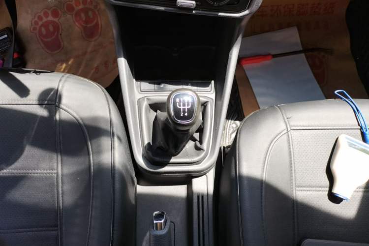Used Skoda Rapid 2020 1.5L Manual Standard Edition Gear Lever