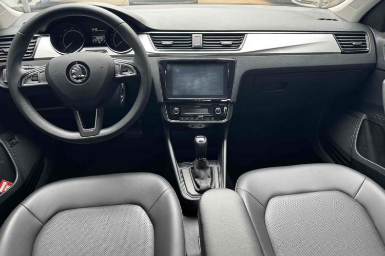 Used Skoda Rapid 2020 1.5L Automatic Comfort Edition Interior 1