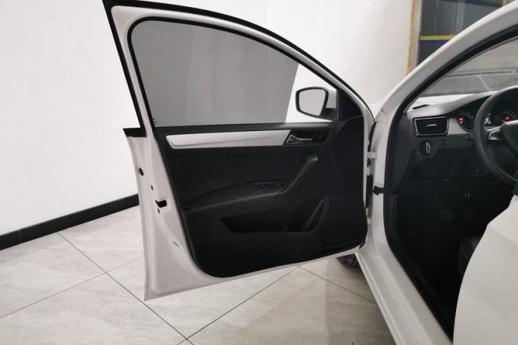 Used Skoda Rapid 2020 1.5L Manual Comfort Edition Interior 11