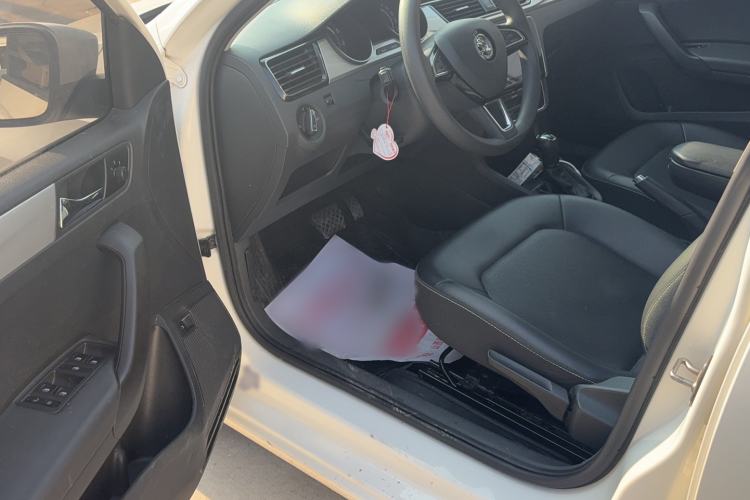 Used Skoda Rapid 2020 1.5L Automatic Comfort Edition Interior 2