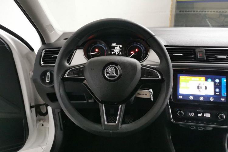 Used Skoda Rapid 2020 1.5L Manual Comfort Edition Interior 2
