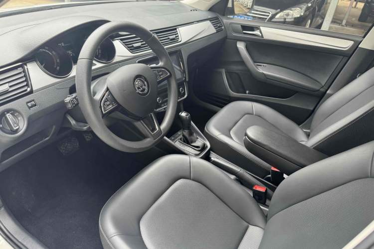 Used Skoda Rapid 2020 1.5L Automatic Comfort Edition Interior 2