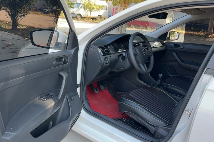 Used Skoda Rapid 2020 1.5L Manual Standard Edition Interior 2