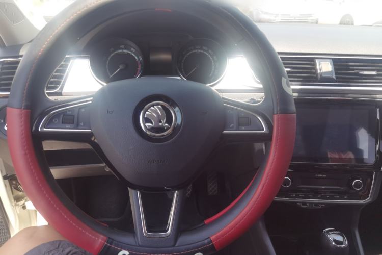 Used Skoda Rapid 2020 1.5L Automatic Comfort Edition Interior 2