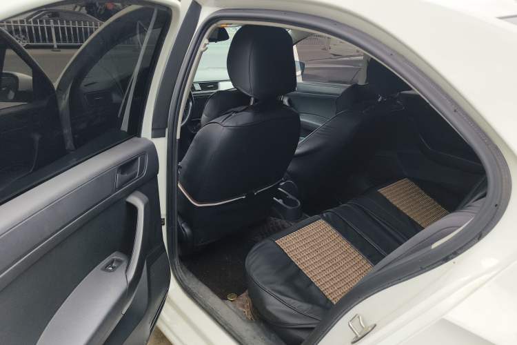 Used Skoda Rapid 2020 1.5L Manual Standard Edition Interior 2