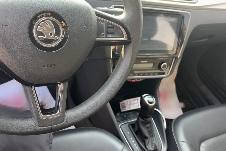 Used Skoda Rapid 2020 1.5L Automatic Comfort Edition Interior 3