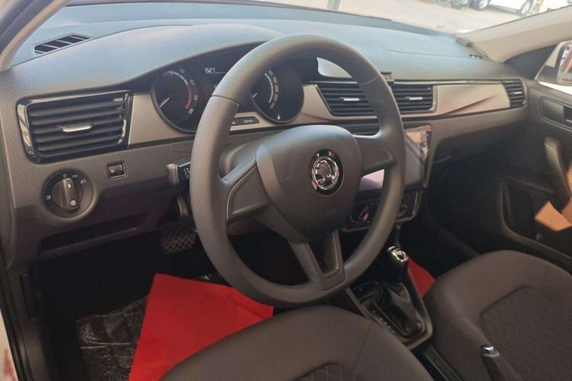 Used Skoda Rapid 2020 1.5L Automatic Standard Edition Interior 3