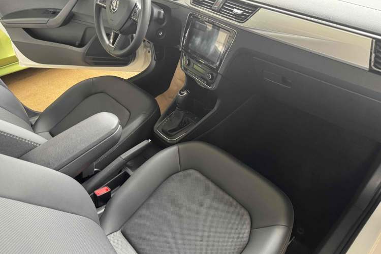 Used Skoda Rapid 2020 1.5L Automatic Comfort Edition Interior 3