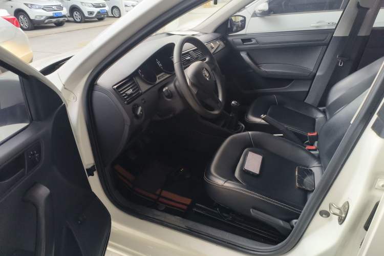 Used Skoda Rapid 2020 1.5L Manual Standard Edition Interior 3