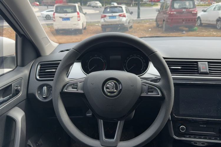 Used Skoda Rapid 2020 1.5L Automatic Comfort Edition Interior 3
