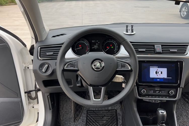 Used Skoda Rapid 2020 1.5L Automatic Comfort Edition Interior 3