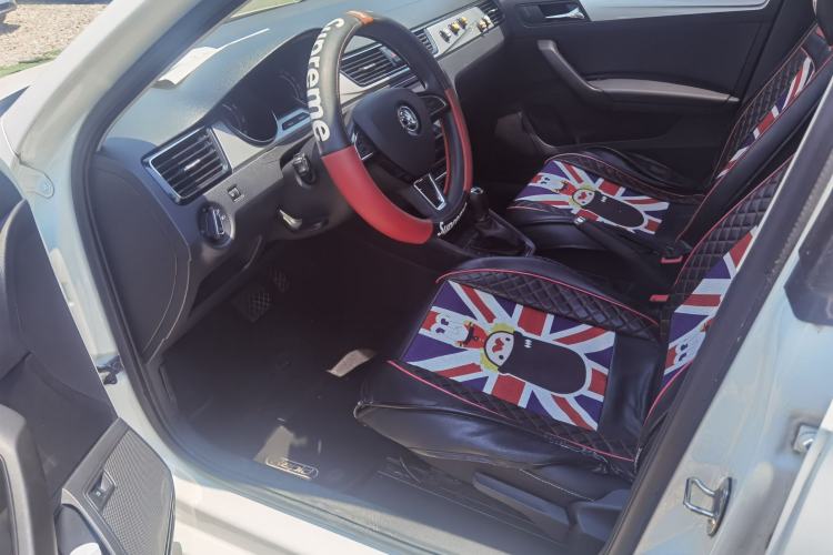 Used Skoda Rapid 2020 1.5L Automatic Comfort Edition Interior 4
