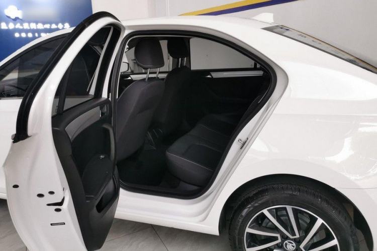 Used Skoda Rapid 2020 1.5L Manual Comfort Edition Interior 6