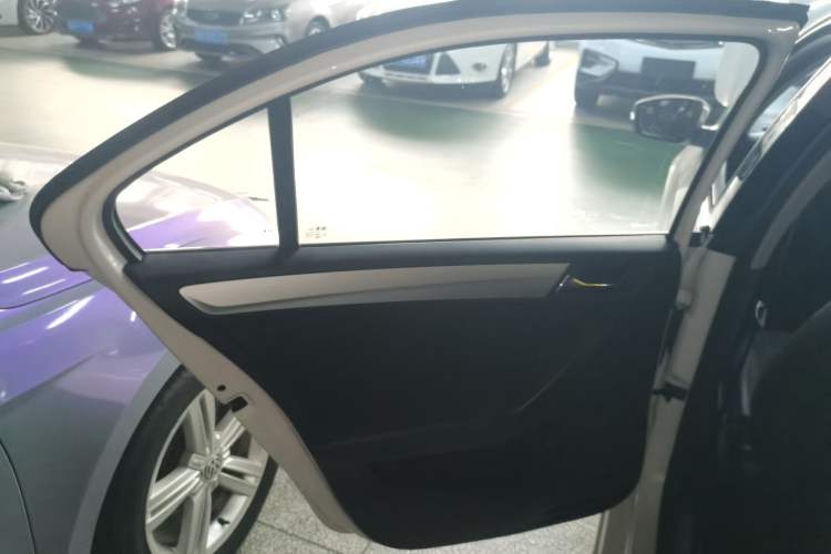 Used Skoda Rapid 2020 1.5L Automatic Comfort Edition Interior 8