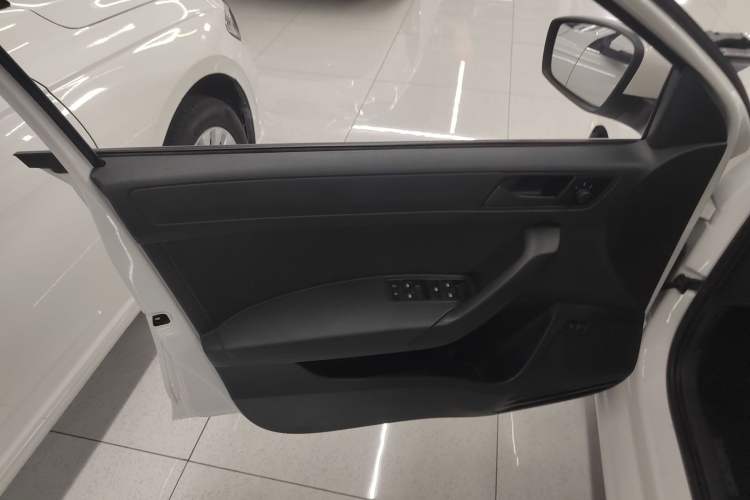 Used Skoda Rapid 2020 1.5L Automatic Standard Custom Edition Left Front Door Interior