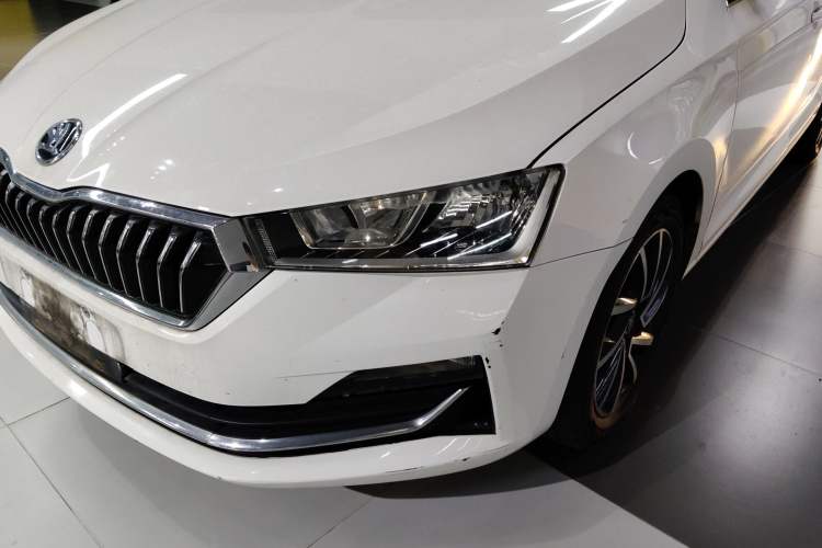 Used Skoda Rapid 2020 1.5L Automatic Comfort Edition Left Front Headlight