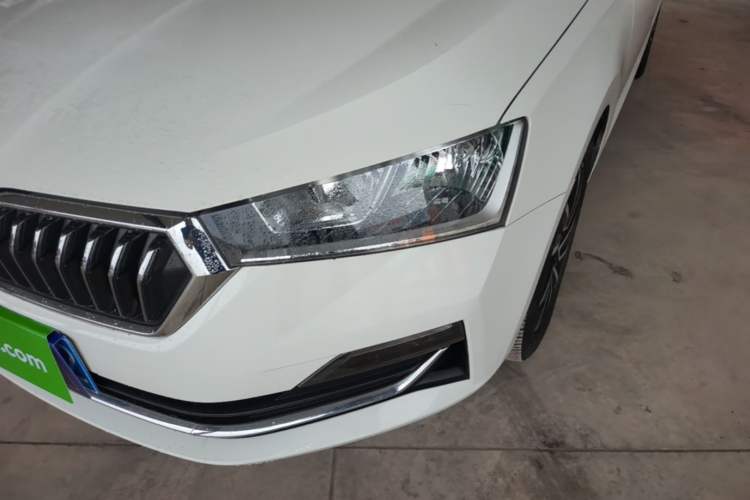 Used Skoda Rapid 2020 1.5L Automatic Comfort Edition Left Front Headlight