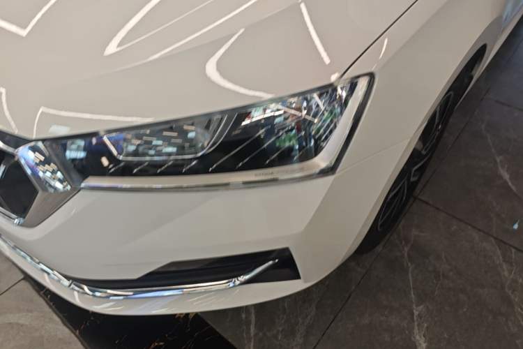 Used Skoda Rapid 2020 1.5L Automatic Comfort Edition Left Front Headlight