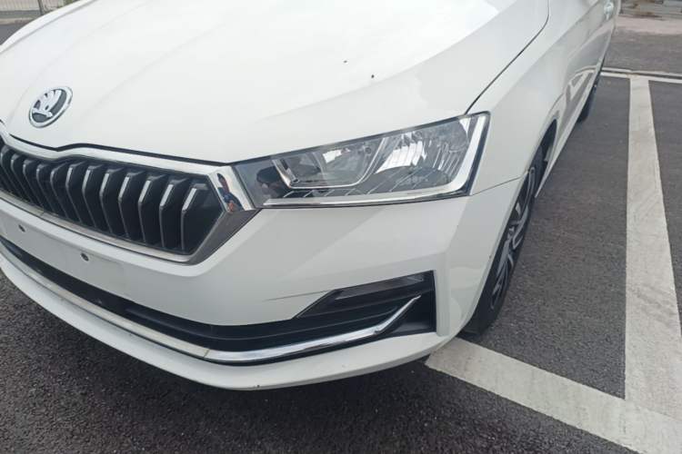 Used Skoda Rapid 2020 1.5L Automatic Comfort Edition Left Front Headlight