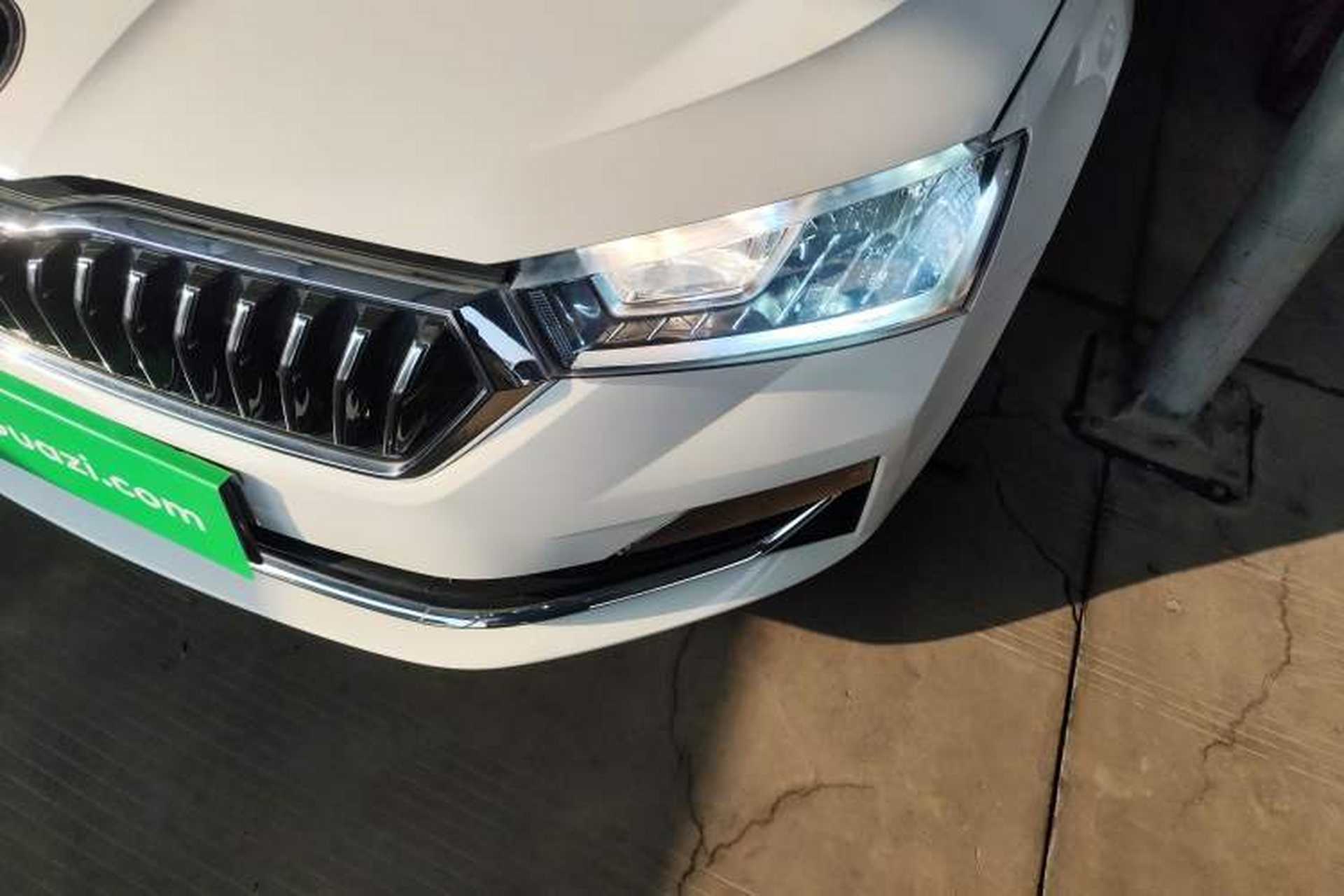 Used Skoda Rapid 2020 1.5L Automatic Comfort Edition Left Front Headlight
