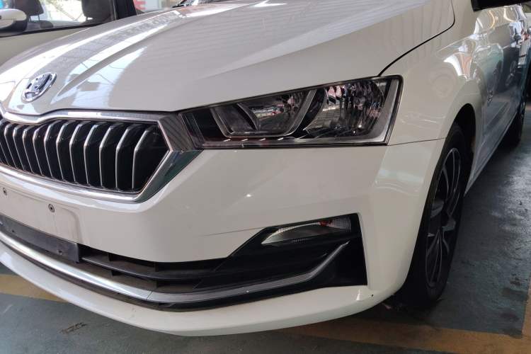 Used Skoda Rapid 2020 1.5L Automatic Comfort Edition Left Front Headlight