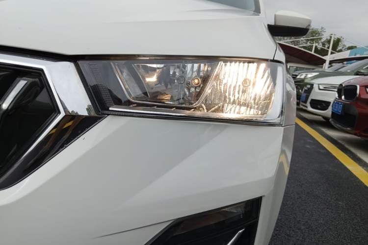 Used Skoda Rapid 2020 1.5L Automatic Comfort Edition Left Front Headlight