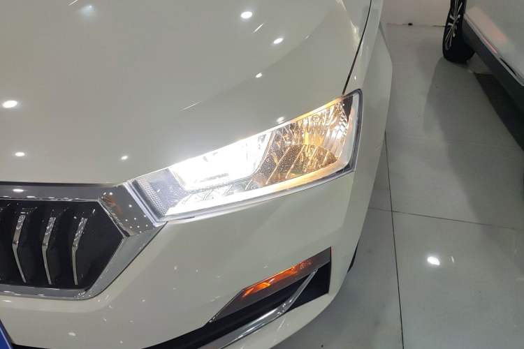 Used Skoda Rapid 2020 1.5L Automatic Comfort Edition Left Front Headlight