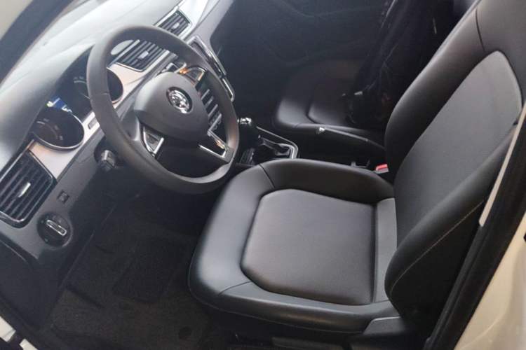 Used Skoda Rapid 2020 1.5L Automatic Comfort Edition Left Front Seat