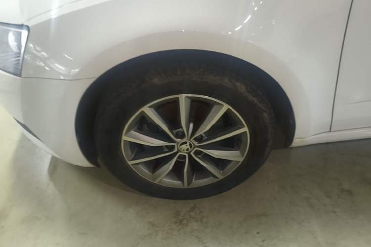 Used Skoda Rapid 2020 1.5L Manual Standard Edition Left Front Wheel Hub