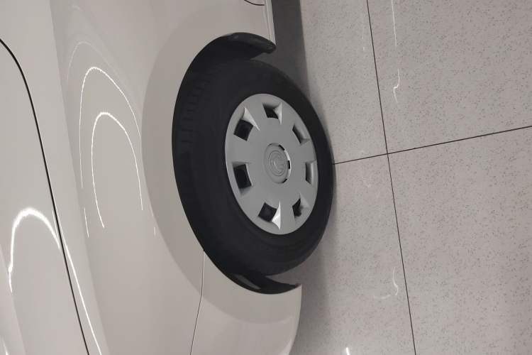 Used Skoda Rapid 2020 1.5L Automatic Standard Custom Edition Left Front Wheel Hub