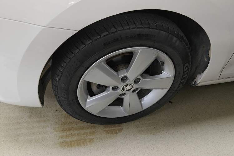 Used Skoda Rapid 2020 1.5L Automatic Standard Edition Left Front Wheel Hub