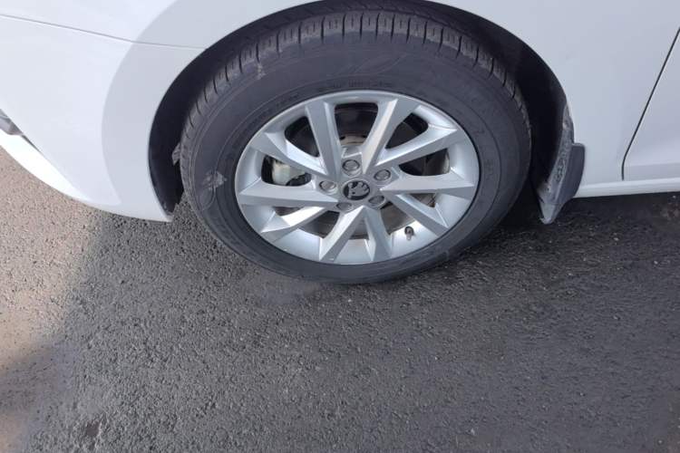 Used Skoda Rapid 2020 1.5L Manual Standard Edition Left Front Wheel Hub