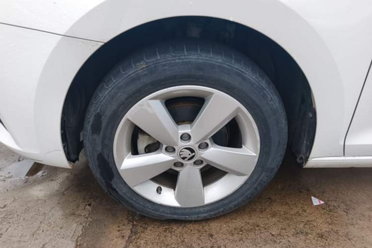 Used Skoda Rapid 2020 1.5L Manual Standard Edition Left Front Wheel Hub