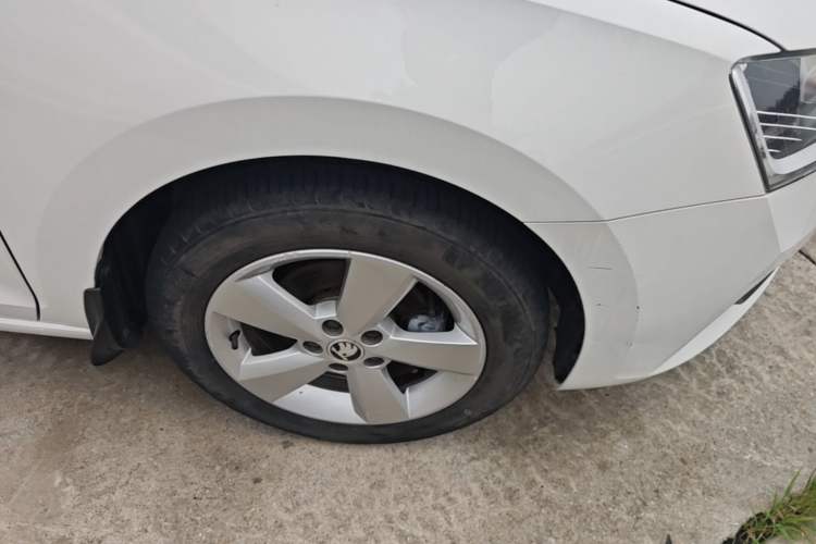 Used Skoda Rapid 2020 1.5L Automatic Standard Edition Left Front Wheel Hub