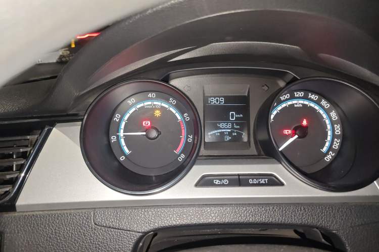 Used Skoda Rapid 2020 1.5L Manual Comfort Edition Odometer Close Up