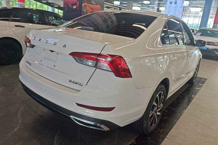 Used Skoda Rapid 2020 1.5L Automatic Comfort Edition Rear Right 45 Deg