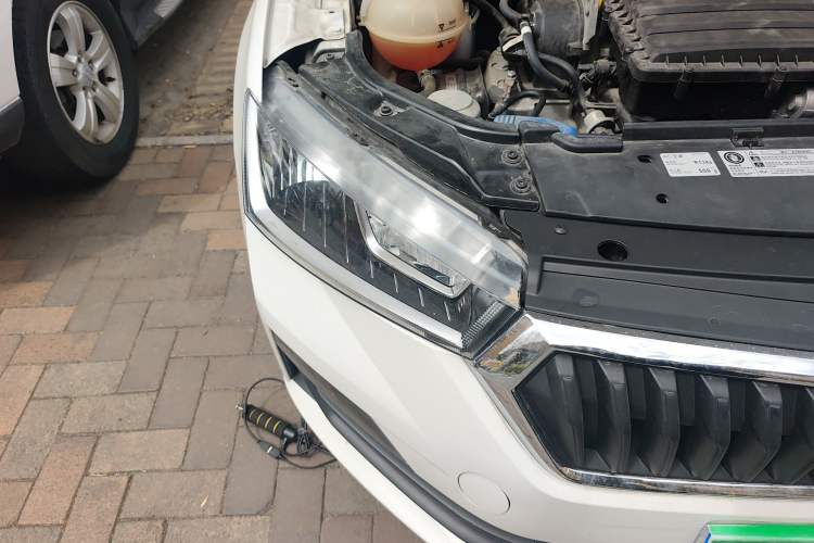 Used Skoda Rapid 2020 1.5L Automatic Standard Edition Right Front Headlight