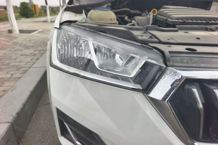 Used Skoda Rapid 2020 1.5L Manual Comfort Edition Right Front Headlight