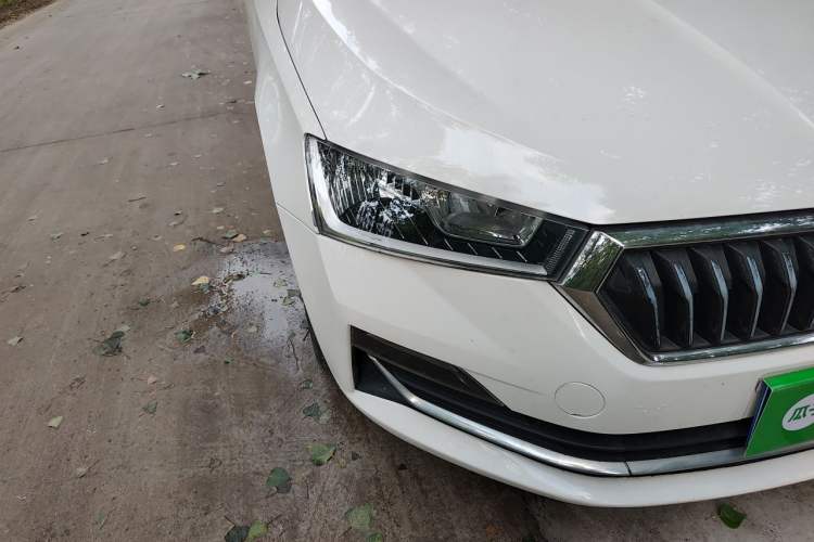 Used Skoda Rapid 2020 1.5L Automatic Comfort Edition Right Front Headlight