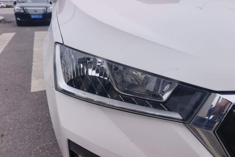 Used Skoda Rapid 2020 1.5L Manual Comfort Edition Right Front Headlight