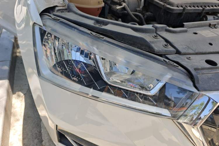 Used Skoda Rapid 2020 1.5L Automatic Comfort Edition Right Front Headlight