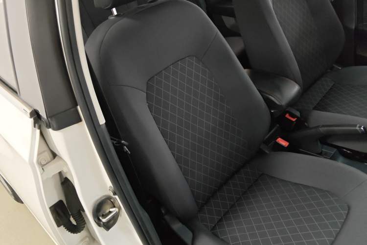 Used Skoda Rapid 2020 1.5L Automatic Standard Edition Right Front Seat