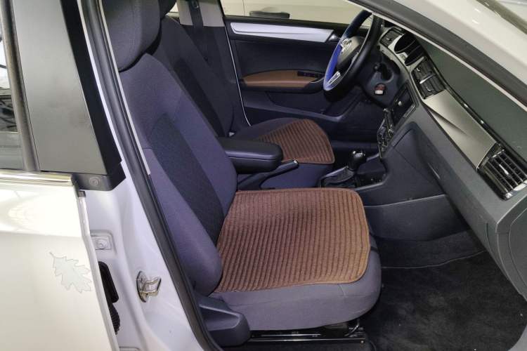 Used Skoda Rapid 2020 1.5L Automatic Standard Edition Right Front Seat