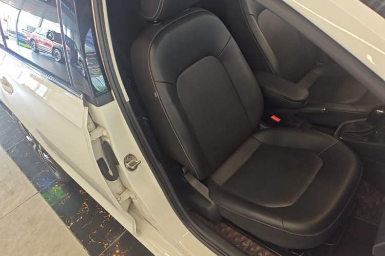 Used Skoda Rapid 2020 1.5L Automatic Comfort Edition Right Front Seat